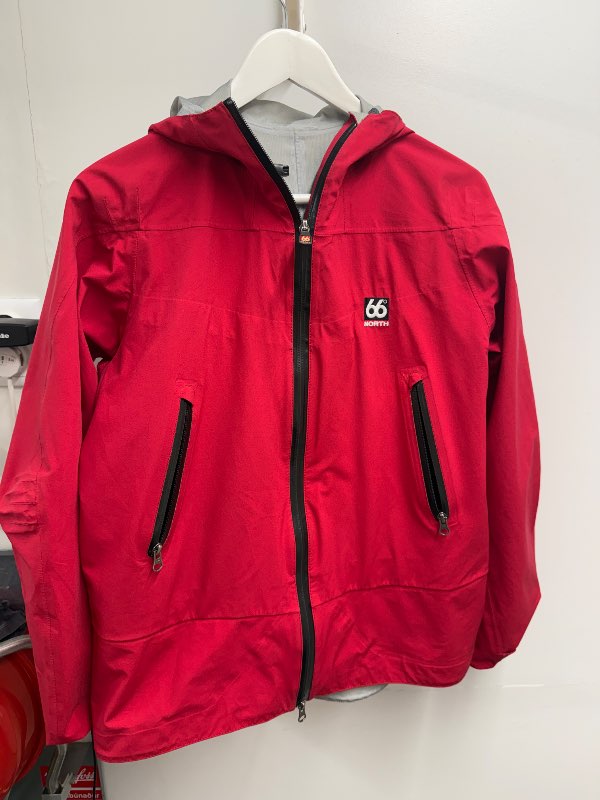 66 Snæfell regnjakki
