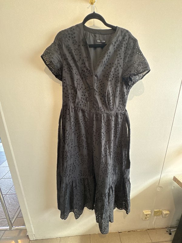 Black lace dress