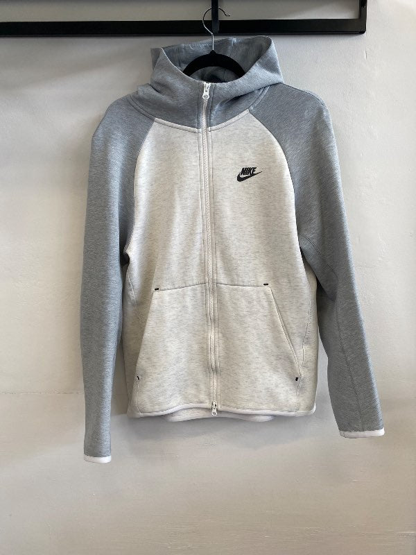 Nike tech peysa