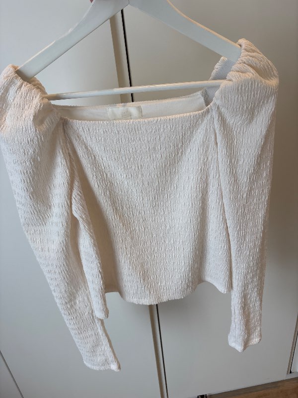 Ljòs blússa h&m