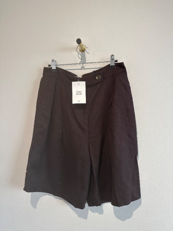 H&M stuttbuxur brúnar onotaðar