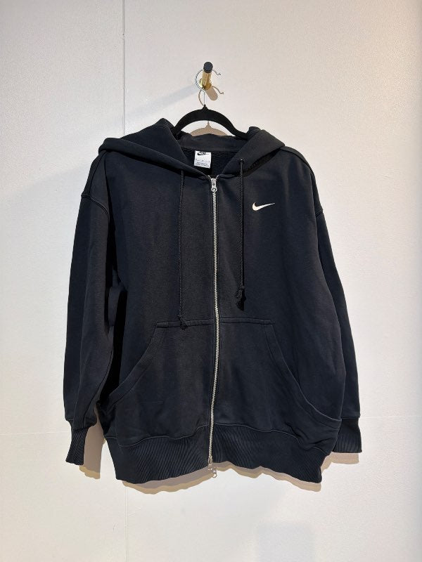 Nike rennd peysa svört