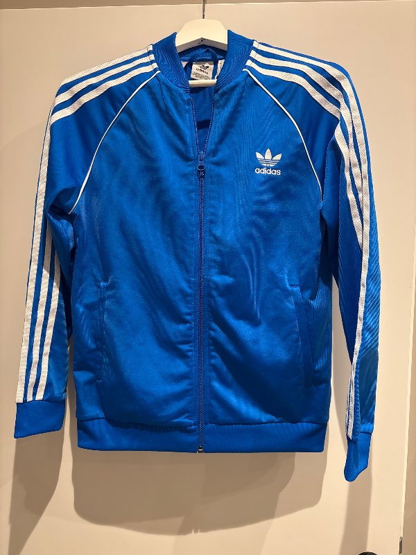 Adidas blá rennd