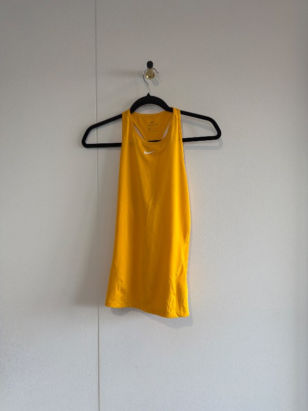 Gulur nike bolur