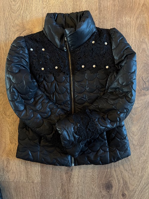 Quilted coat w/lace