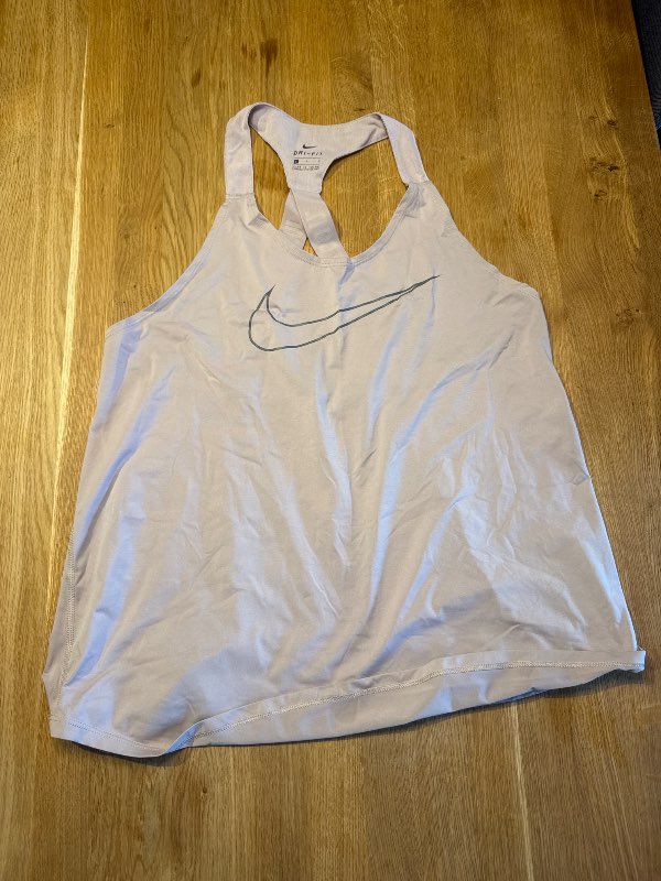 Nike íþróttabolur