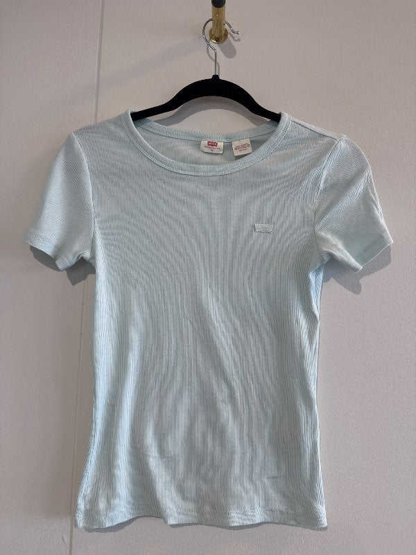 Levi’s T shirt