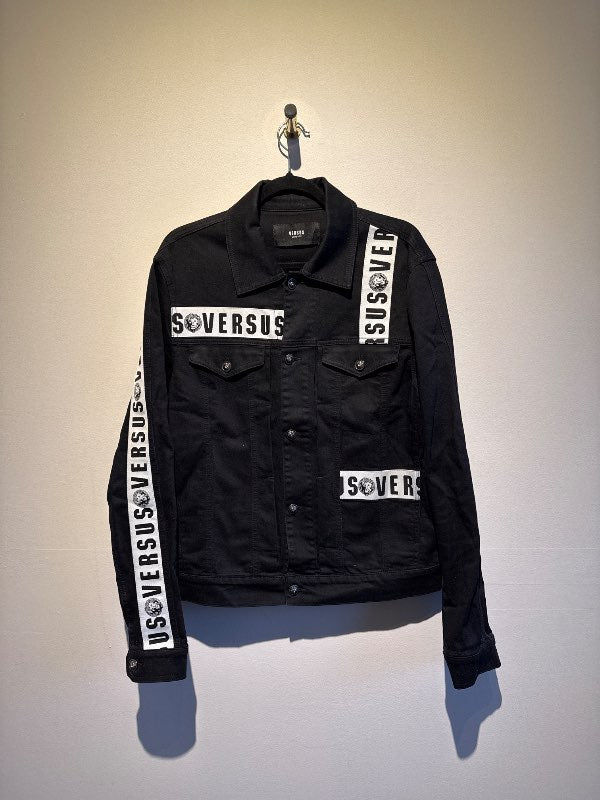 Versace versus jakki