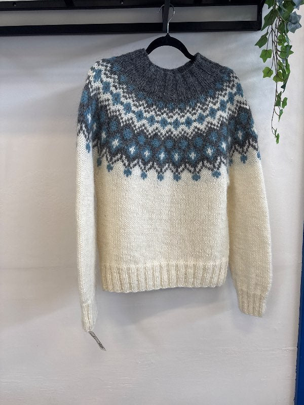 NEW Lopapeysa blue & white