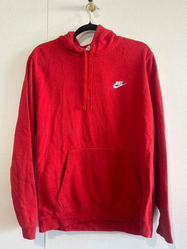 Rauð Nike peysa