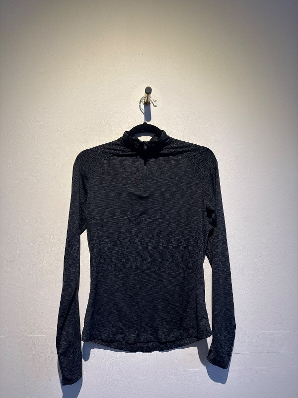 Gina tricot æfingapeysa