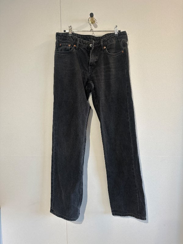 Weekday gallabuxur svartar