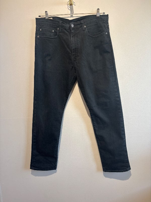 Levis 502 gallabuxur svartir