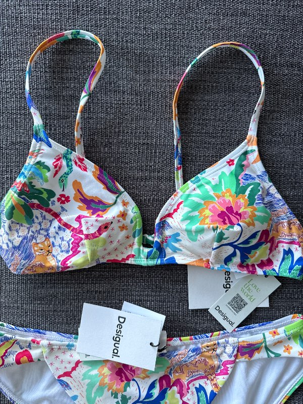 Bikiní top Desigual nýr
