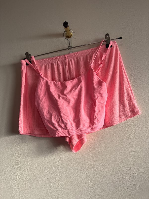 Bleik nattföt