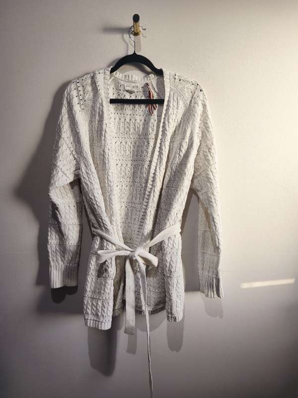 Kaðlapeysa HOLLY&WHITE