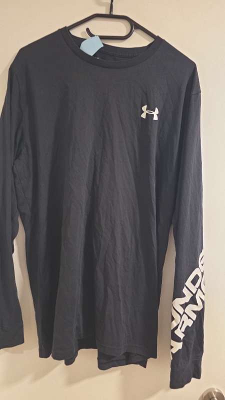 Under armour peysa B