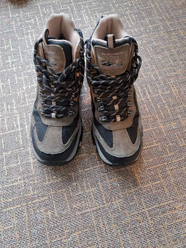 Skechers