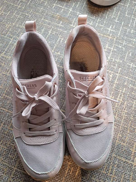 Skechers