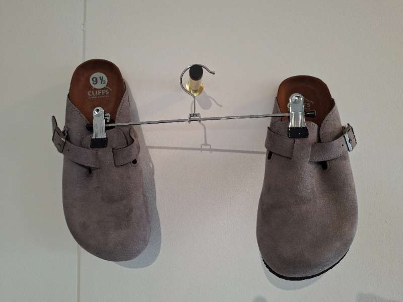 Indoor shoes