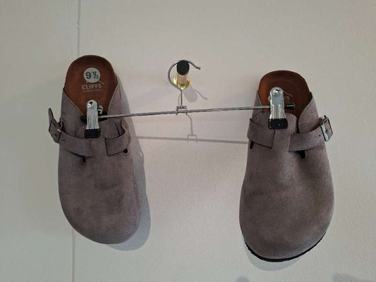 Indoor shoes