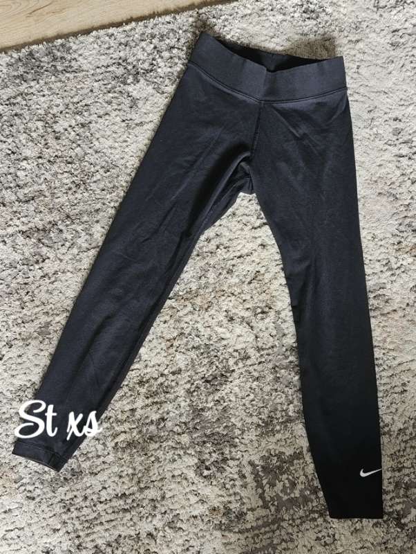 Buxur Nike