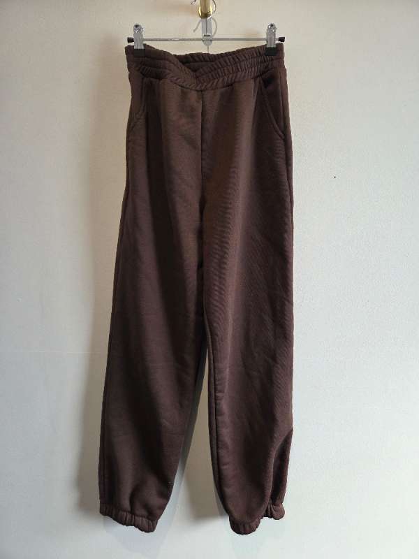 Brúnar joggers