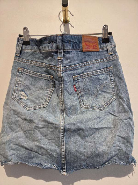 Levis pils