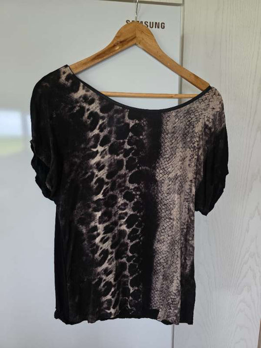 Tshirt snake