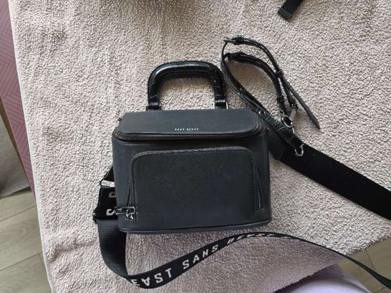 Sans beast black bag