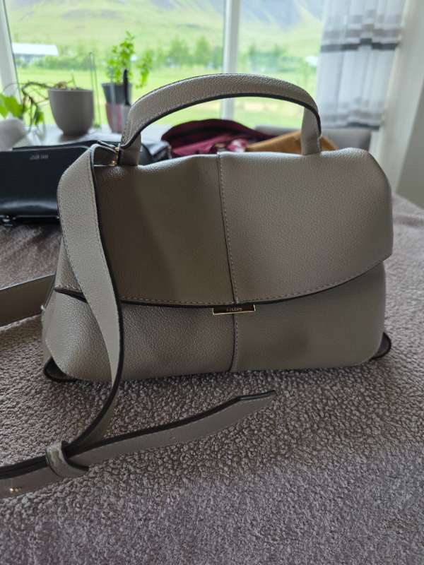 Beige purse