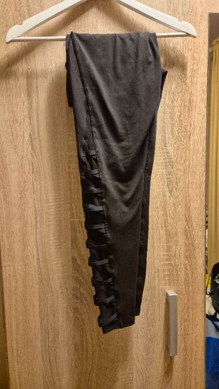 H&M svart íþr.leggings fléttu