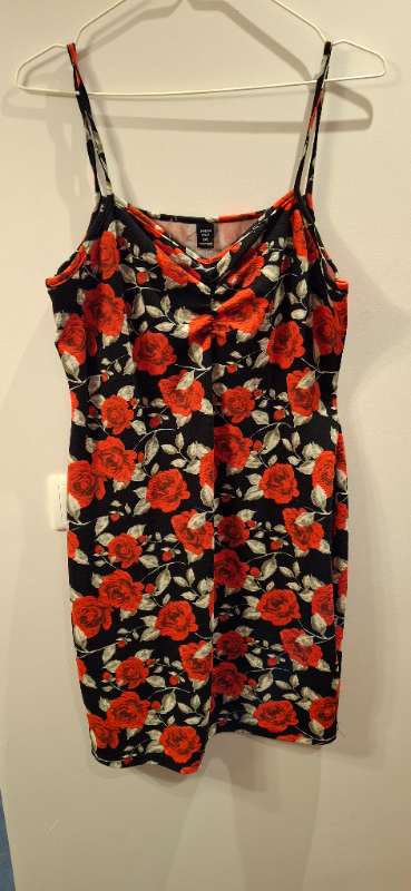 Shein black red rose plis