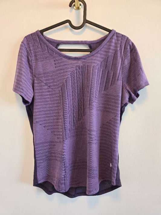 Under armur fjólublár bolur