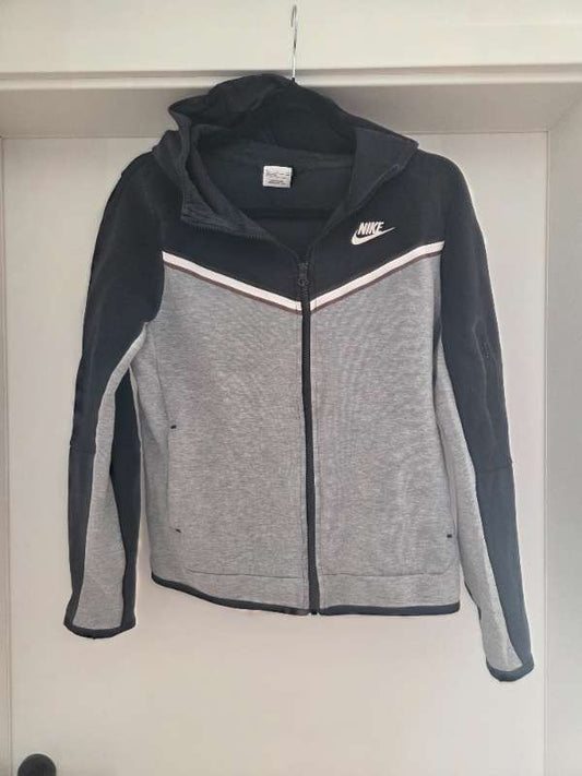 Nike peysa
