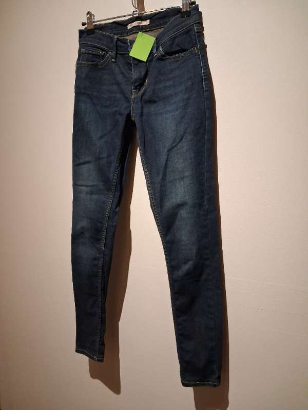 Lewis dökkbláar 710