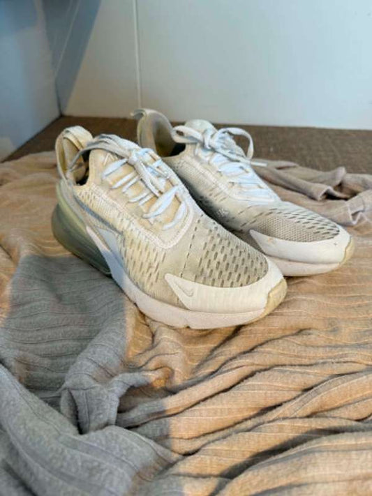 Nike skór hvítir