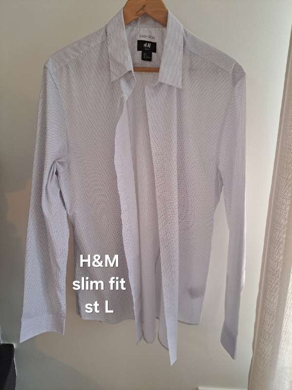 H&M skyrta hv/blá dopp