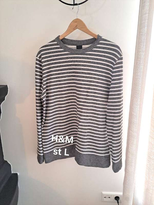H&M peysa grá röndótt