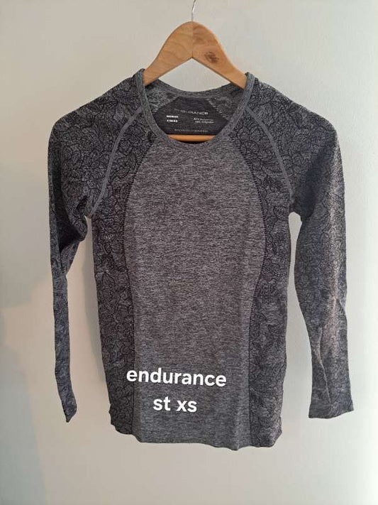 Endurance grá