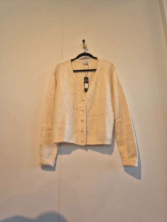 FashionNova hvít peysa