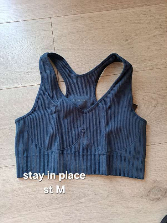 Stay in place toppur