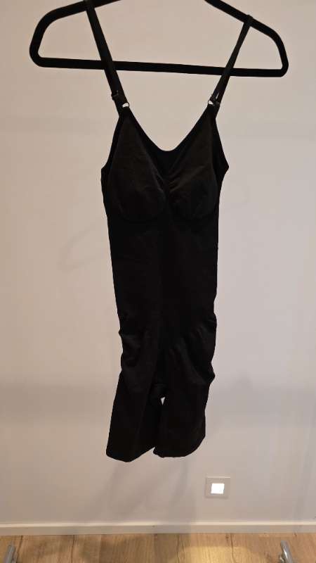 Aðhaldsflík S svört