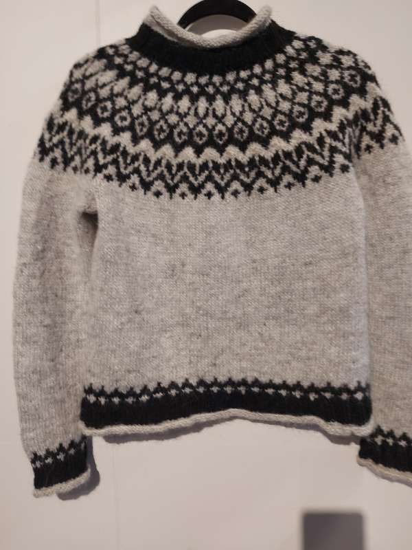 NÝTT LOPAPEYSA 100% LOPI HAND MADE