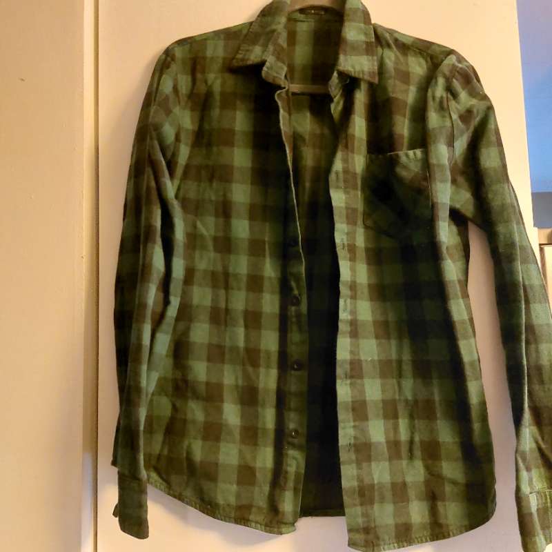 Skyrta græn köflótt