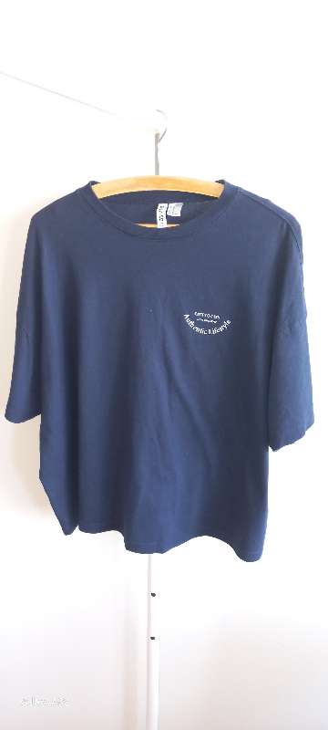DIVIDED navy blue T-shirt