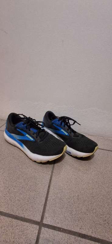 Brooks trainers
