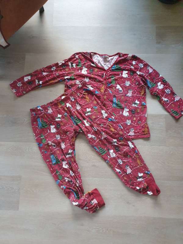 B.Moomin jólanáttföt