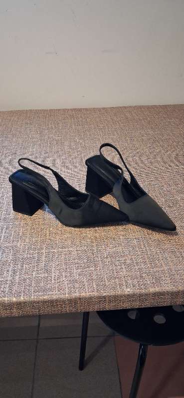 Cuccoo black heels