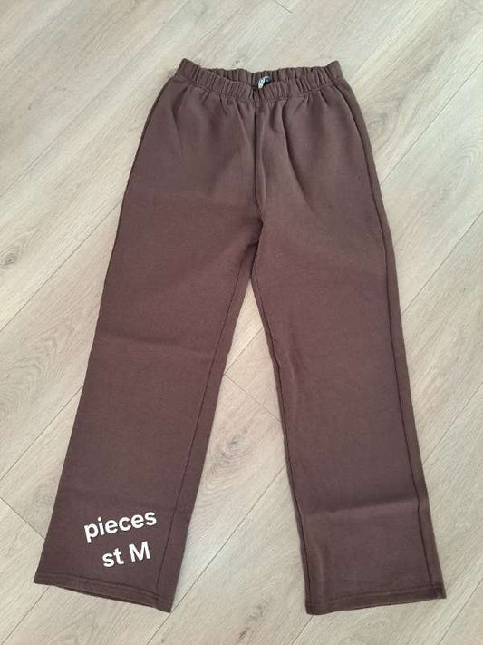 Pieces brúnar